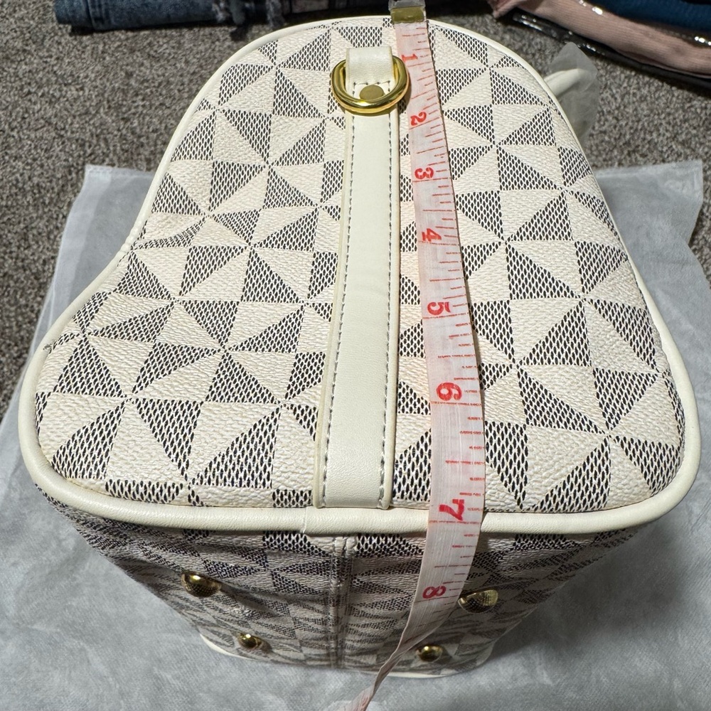 Francesca's Collections Cream and Gray Patterned Satchel - Picture 12 of 12
